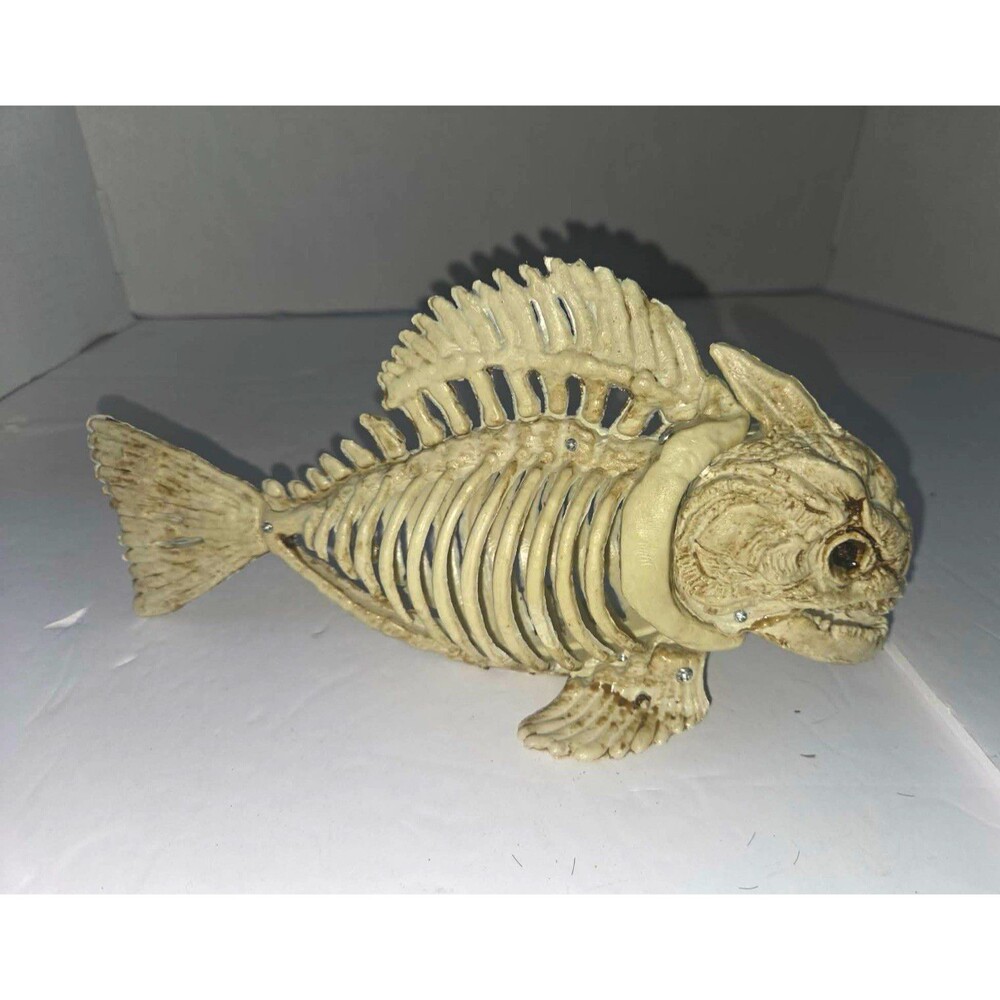Fish Skeleton Skull Collectible Figurine Prop, Bone Color Halloween Decoration